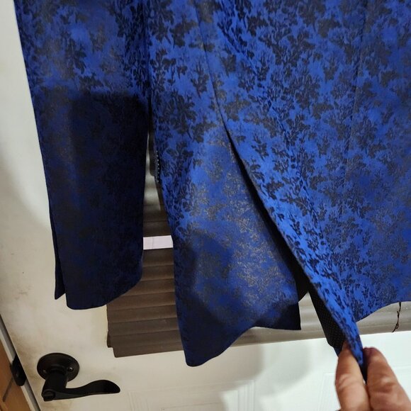 Mans formal blazer/tux measurements custom fitted see descrip maybe mans 42 Tall - Picture 4 of 14